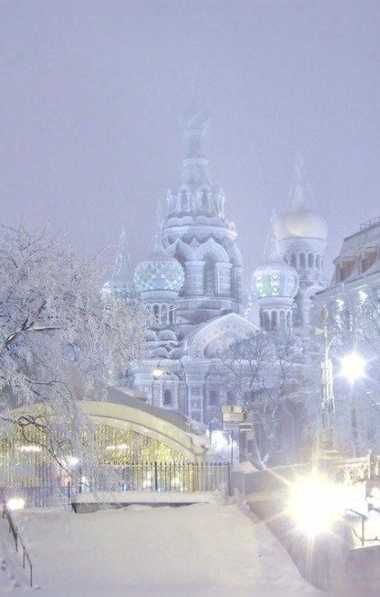catedral de sangre derramada San Petersburgo Rusia sobre la nieve
