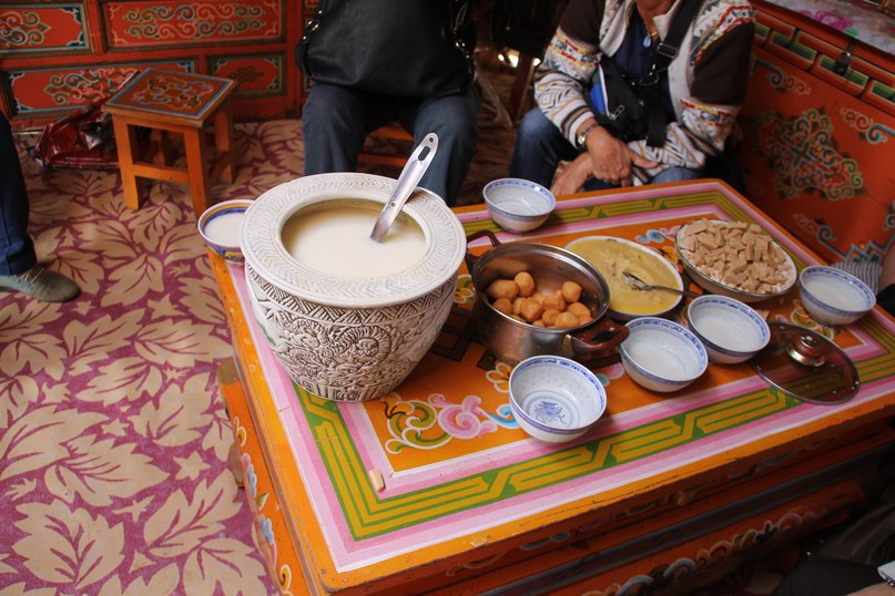 Transiberiana. Mongolia. Ulan-Bator. Cucina tipica mongola nella yurta
