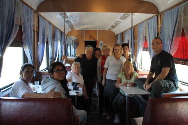 transiberiana turisti Il vagone ristorante al treno russo.