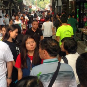 cine gente per strada a Pechino (Beijin)